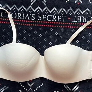 Victoria's Secret Cream T-Shirt Bra with Molded Cups
